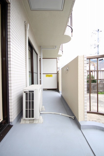 バルコニー　同物件別号室の写真です。