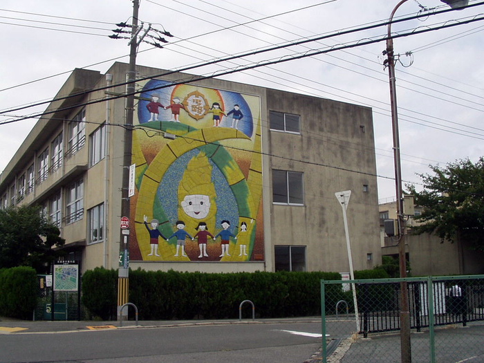 小学校　豊中市立少路小学校（小学校）まで573m