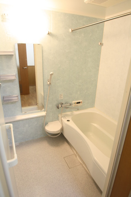 バス・シャワールーム　※写真は別号室のものとなります。