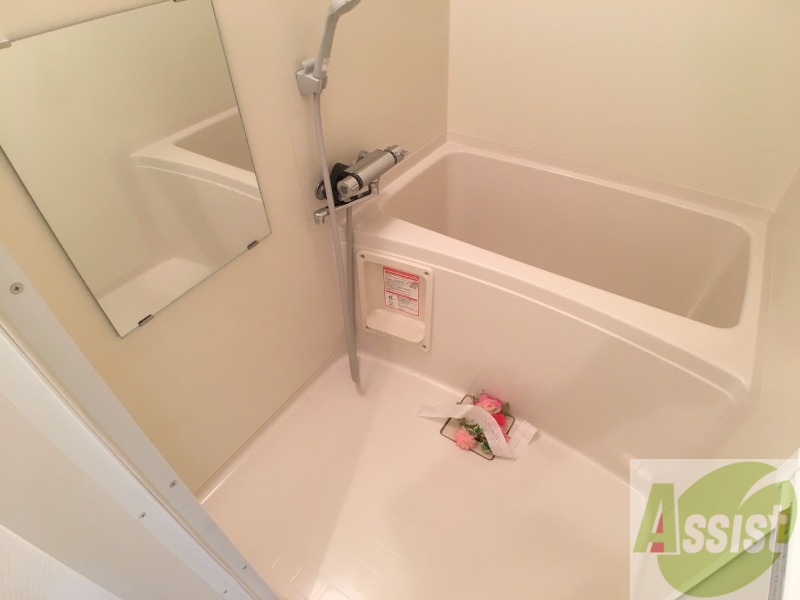 バス・シャワールーム　お風呂です。ゆっくりお風呂につかるのも体に良いですね～