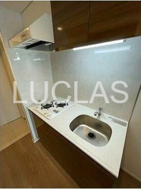 キッチン　コンパクトながらも利便性は良好♪収納付！