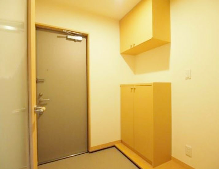 玄関　★玄関スペース広々★