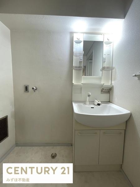 洗面設備　独立洗面台＆室内洗濯機置場♪