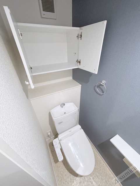 トイレ　温水洗浄便座付き♪