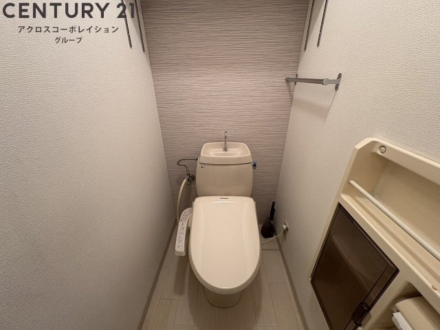 トイレ　温水洗浄便座機能付きのトイレです♪