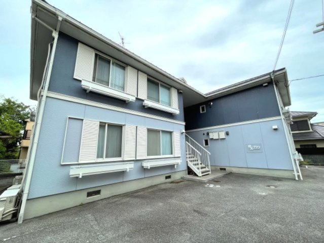 建物外観　居住者専用ゴミ置き場あります♪