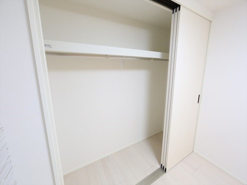 収納　クローゼット（収納充実しています）同型写真