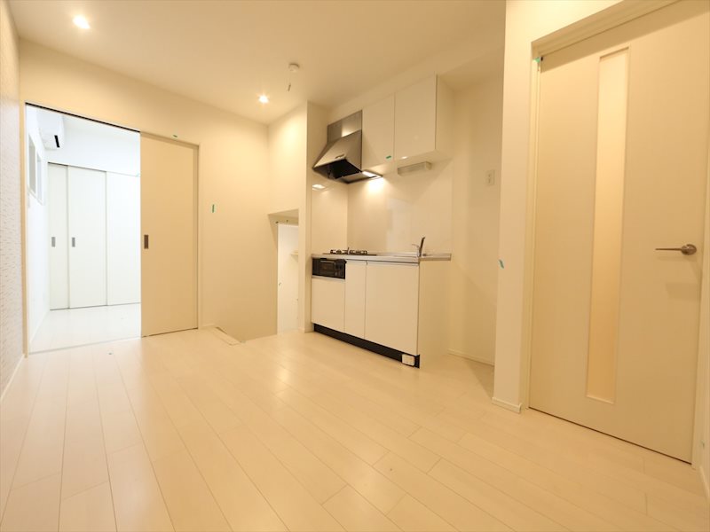 居室・リビング　ＬＤＫ8.1帖　　洋室2.8帖　ロフト3.9帖　同型写真