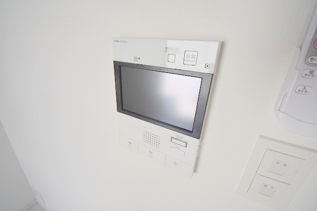 セキュリティ　モニター付きインターホン