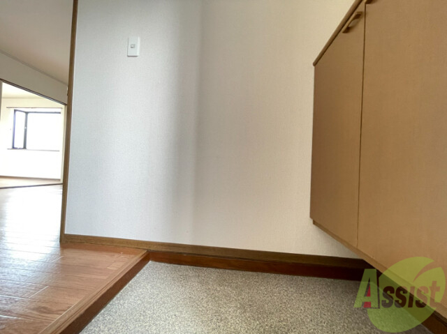 玄関　玄関も広くてお友達がたくさん来ても大丈夫ですね。