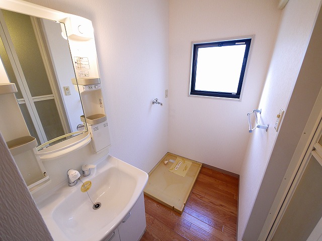 洗面設備　脱衣スペースもあります