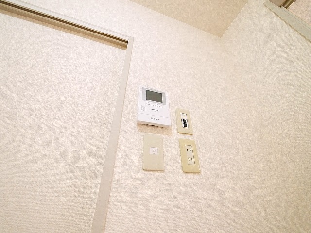 セキュリティ　お顔が見えるモニター付きインターホンで安心。