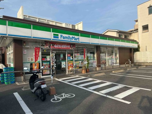 コンビニ　ファミリーマート 呼続二丁目店（コンビニ）まで573m