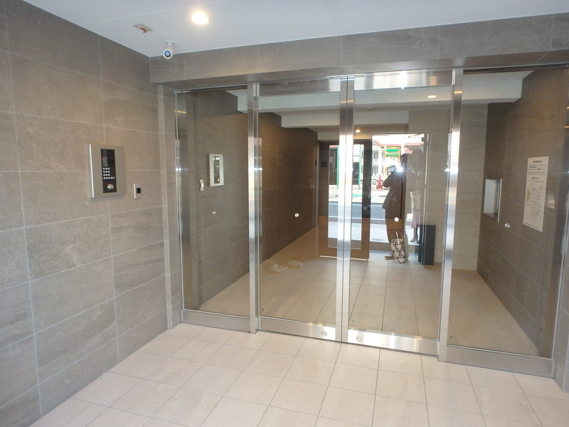 エントランス　エントランス