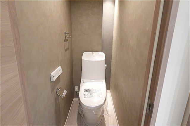 トイレ　温水洗浄暖房便座のトイレ