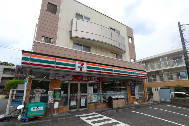 コンビニ　セブンイレブン（コンビニ）まで1400m