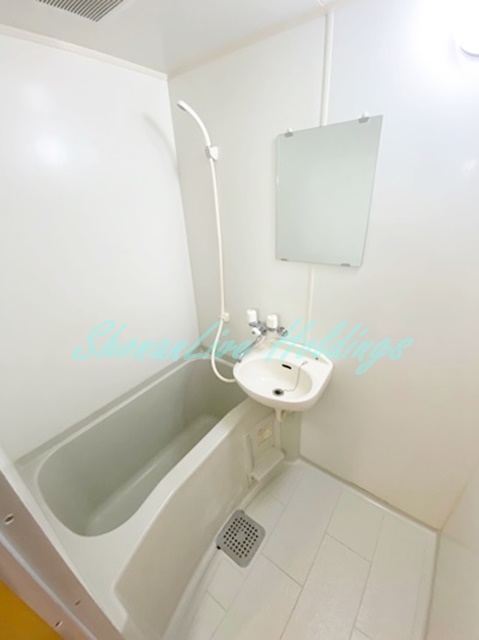 バス・シャワールーム　清潔感のあるお風呂です♪