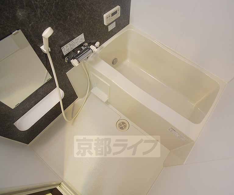 バス・シャワールーム　追い焚き機能付きです！