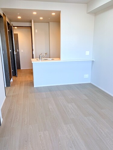 居室・リビング　リビングダイニング(別アングル)