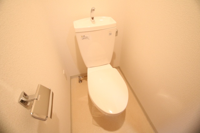 トイレ　※別室の参考写真の為、現況優先です。