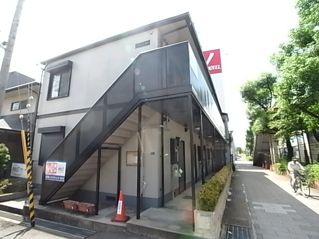 エントランス　外観写真。