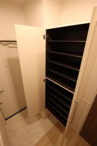 収納　シューズボックス