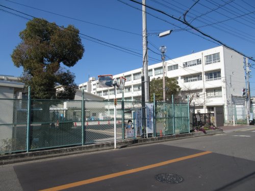 小学校　堺市立東百舌鳥小学校（小学校）まで439m