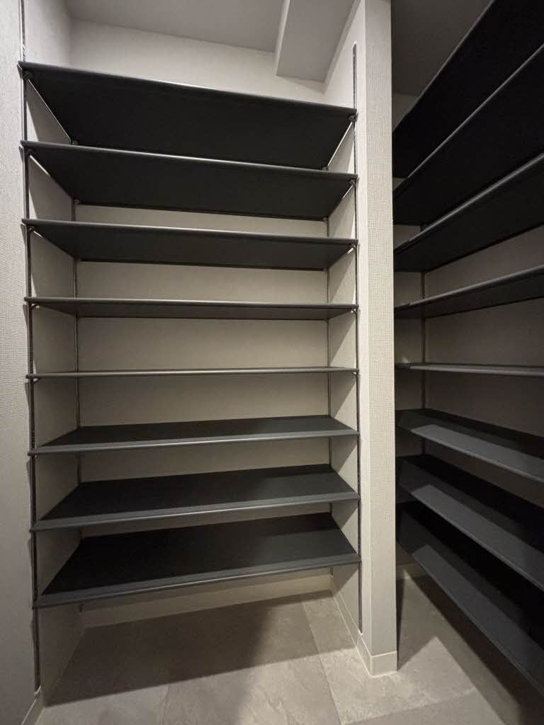 その他部屋・スペース　シューズインクローゼットを採用しております。