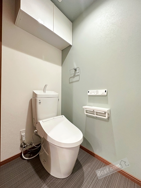 トイレ　温水洗浄便座付き♪