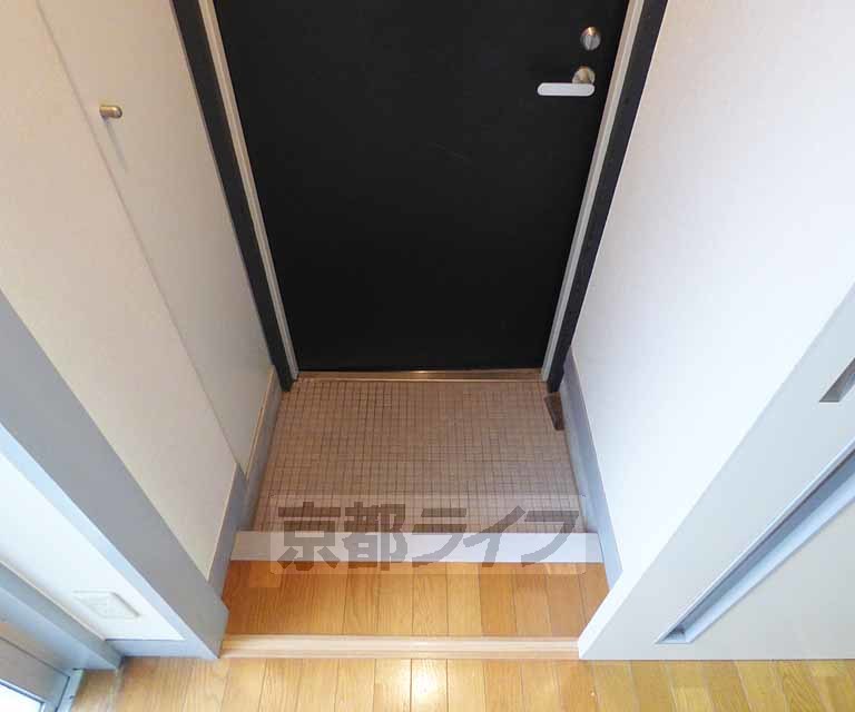 玄関　広々とした玄関です。