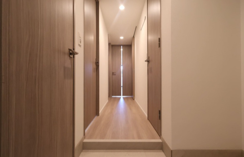 玄関　※参考写真