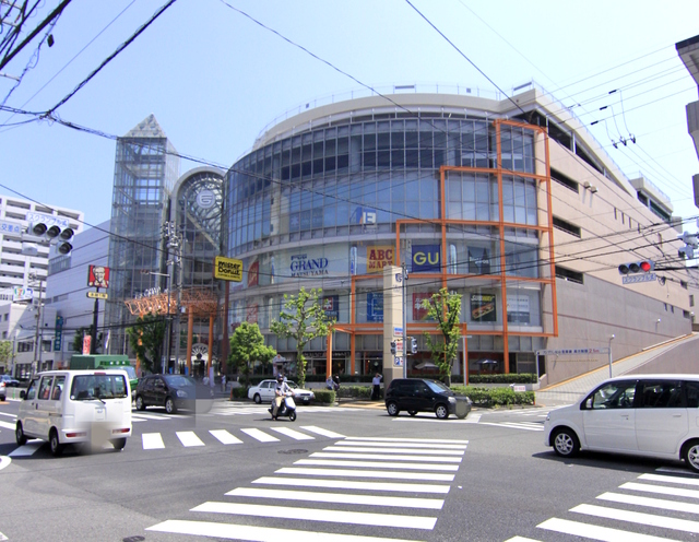 ショッピングセンター　フジグラン松山（ショッピングセンター）まで569m