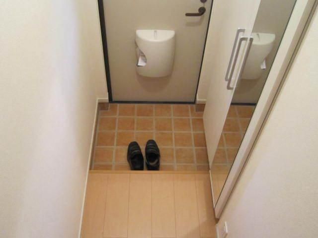 玄関　★下駄箱もしっかりあります★