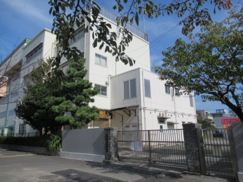 小学校　横浜市立汐入小学校（小学校）まで1290m