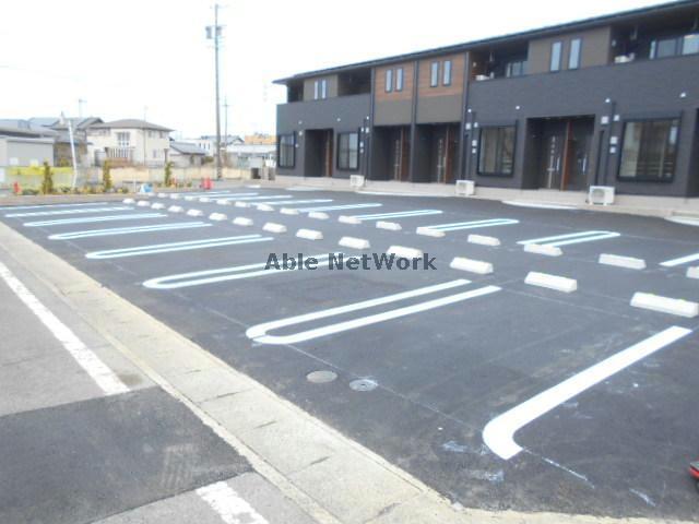 駐車場　駐車場