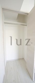 収納　しっかりとした収納力のあるクローゼット完備