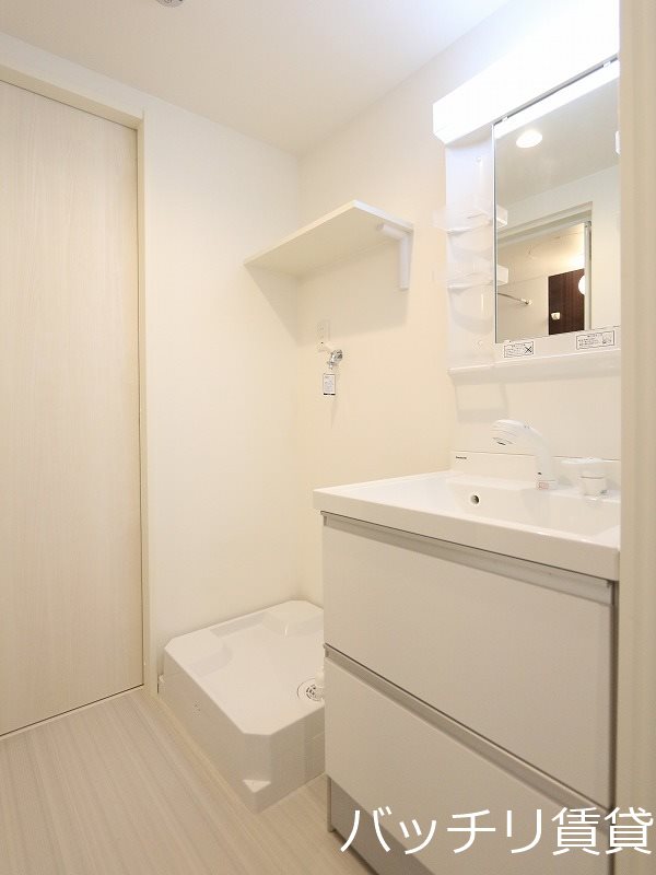 洗面設備　同型タイプの為、現状を優先致します。