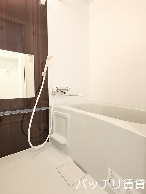 バス・シャワールーム　同型タイプの為、現状を優先致します。