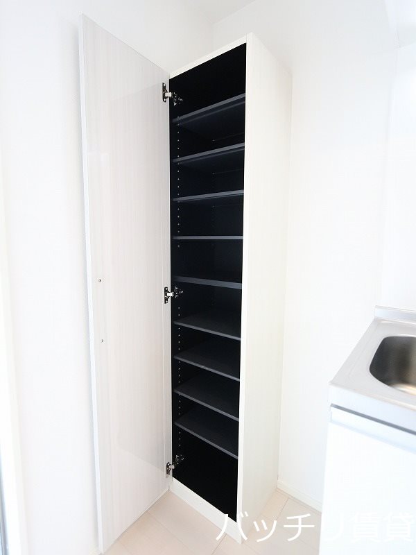 玄関　同型タイプの為、現状を優先致します。