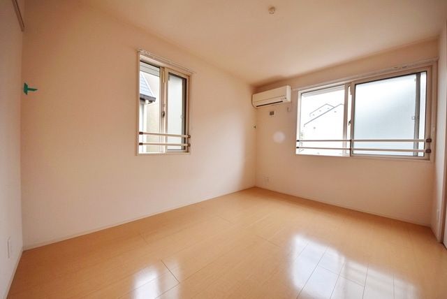 居室・リビング　★２面採光で明るいお部屋です★