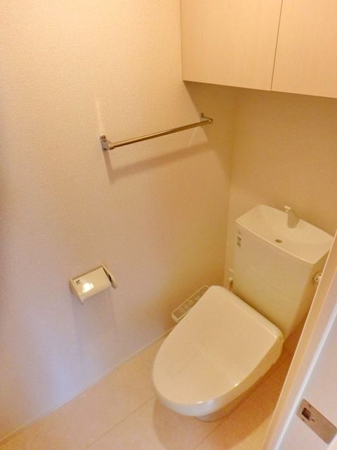 トイレ　★温水洗浄便座完備★