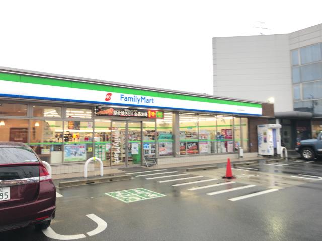 コンビニ　ファミリーマート（コンビニ）まで112m