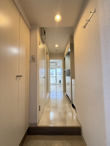 玄関　※画像は同物件別室となります。