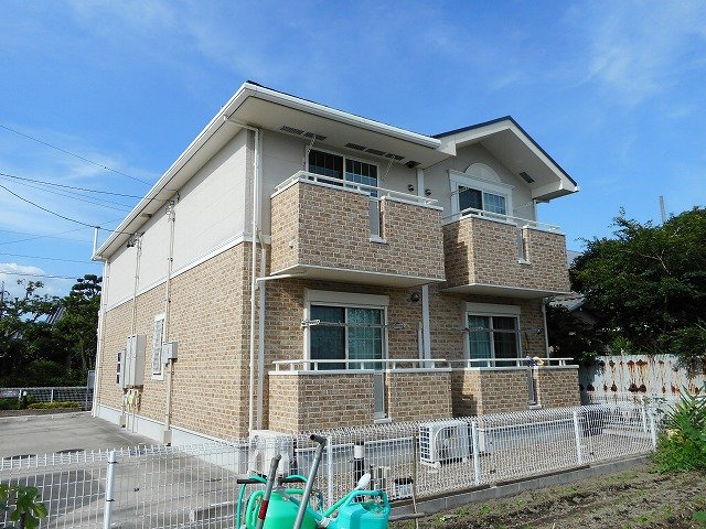 建物外観　落ち着いた雰囲気の外観です