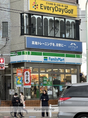 コンビニ　ファミリーマート東陽町駅前店（コンビニ）まで2036m