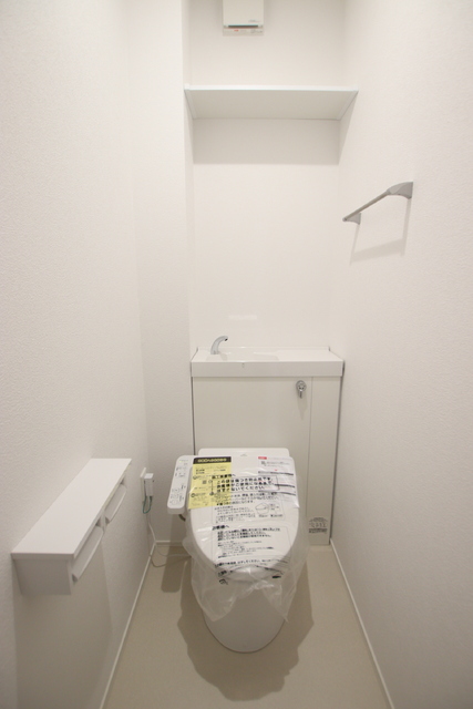 トイレ　★多機能便座付き★