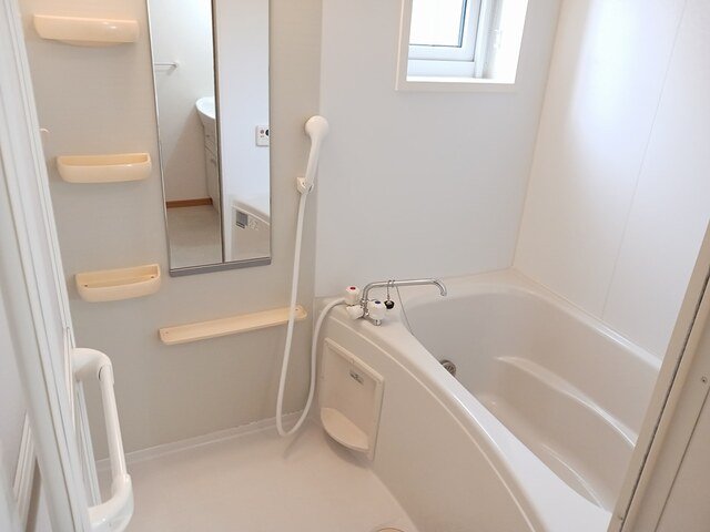 バス・シャワールーム　ゆったり過ごせるお風呂です