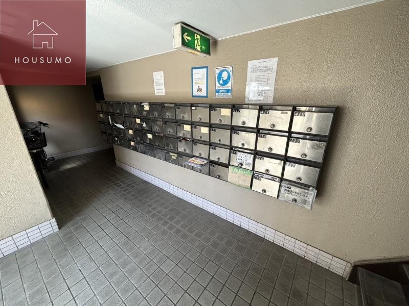 エントランス　ゆとりのあるエントランスです