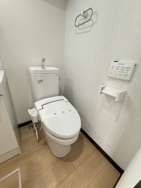 トイレ　同施工会社参考写真です