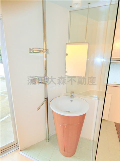 洗面設備　おしゃれな独立洗面台